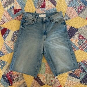 MOTHER The Undercover Knee Fray Short